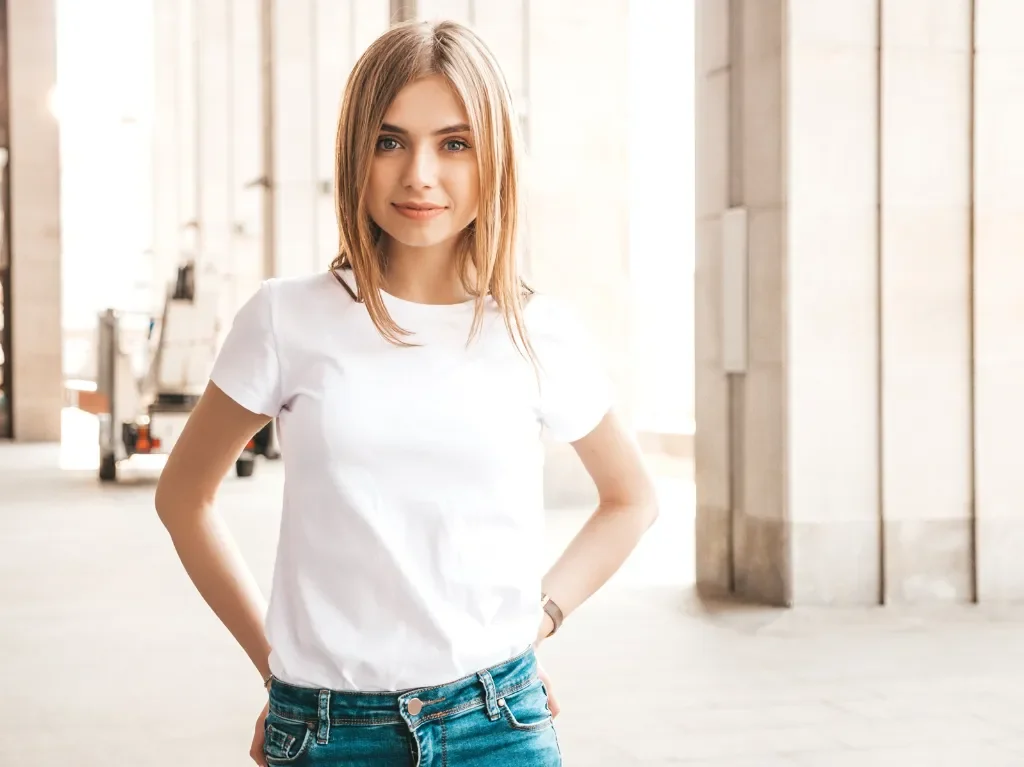 Jak dobrać bieliznę pod biały t-shirt damski